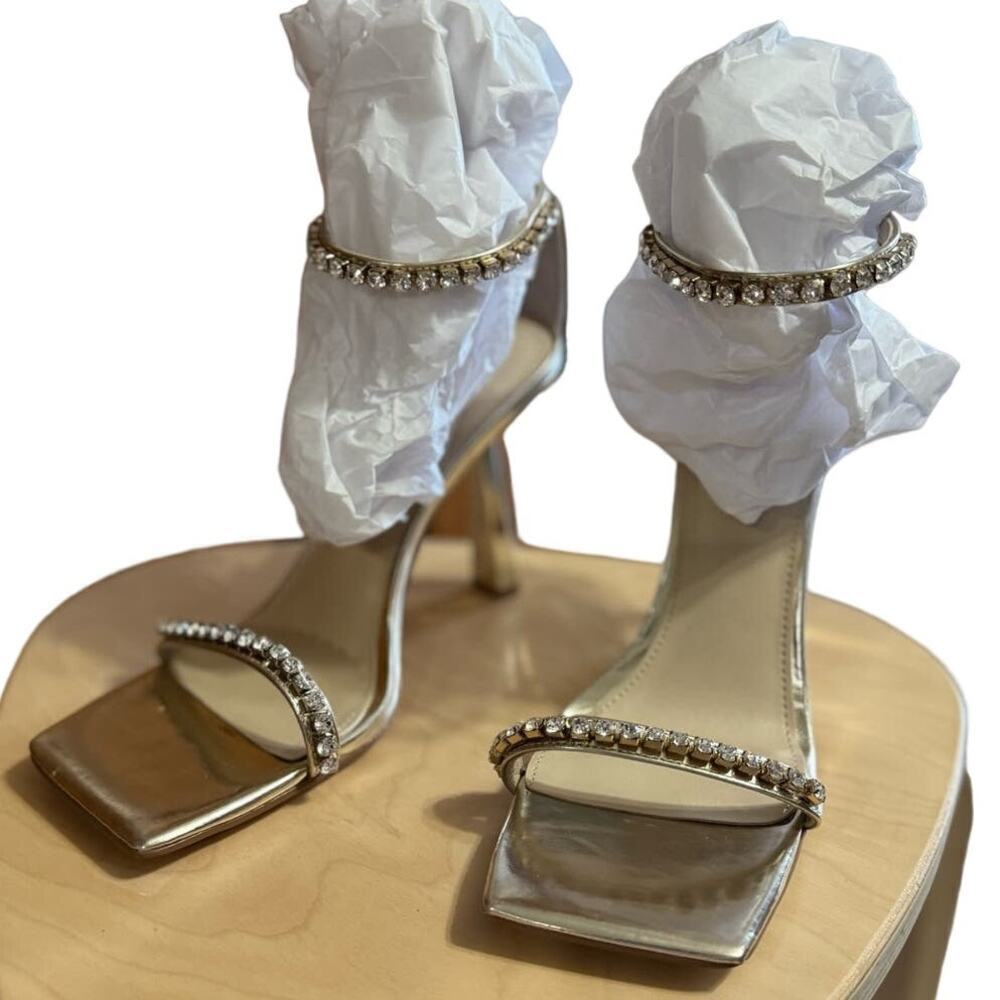 Marc Fisher LTD NWOB Karima Ankle Strap Sandal Heels In Gold Tone Size 8 - Picture 3 of 5